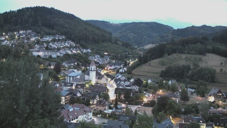 Dieses Bild zeigt eine Webcam-Aufnahme von Ottenhöfen, aufgenommen am Dienstag, den 18.08.2026 um 21:00 Uhr