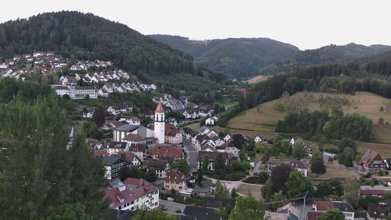 Dieses Bild zeigt eine Webcam-Aufnahme von Ottenhöfen, aufgenommen am Dienstag, den 28.07.2026 um 06:10 Uhr
