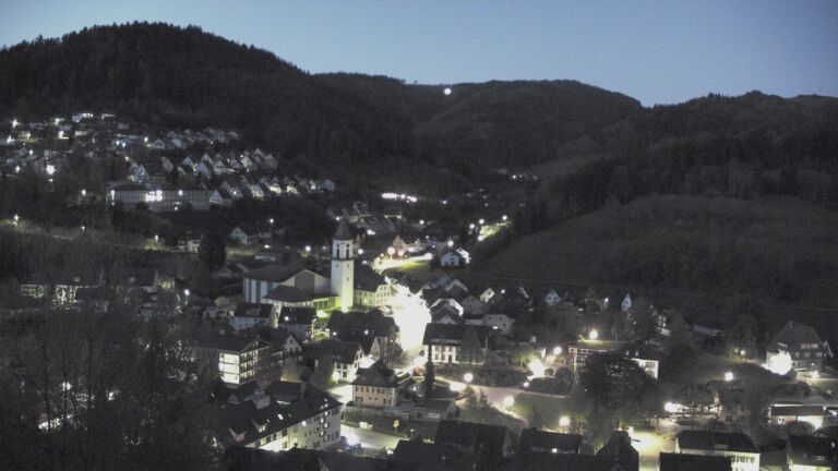 Dieses Bild zeigt eine Webcam-Aufnahme von Ottenhöfen, aufgenommen am Freitag, den 24.04.2026 um 05:30 Uhr