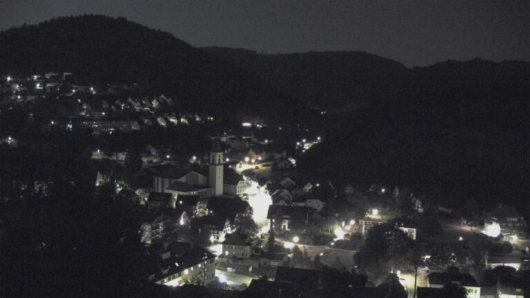 Dieses Bild zeigt eine Webcam-Aufnahme von Ottenhöfen, aufgenommen am Montag, den 03.08.2026 um 01:00 Uhr