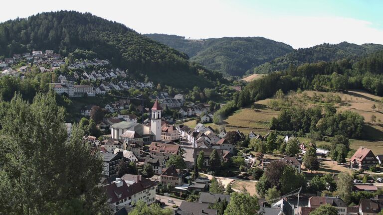 Dieses Bild zeigt eine Webcam-Aufnahme von Ottenhöfen, aufgenommen am Donnerstag, den 06.08.2026 um 09:40 Uhr