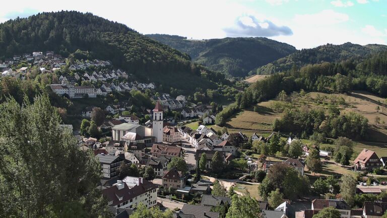 Dieses Bild zeigt eine Webcam-Aufnahme von Ottenhöfen, aufgenommen am Samstag, den 29.08.2026 um 10:00 Uhr