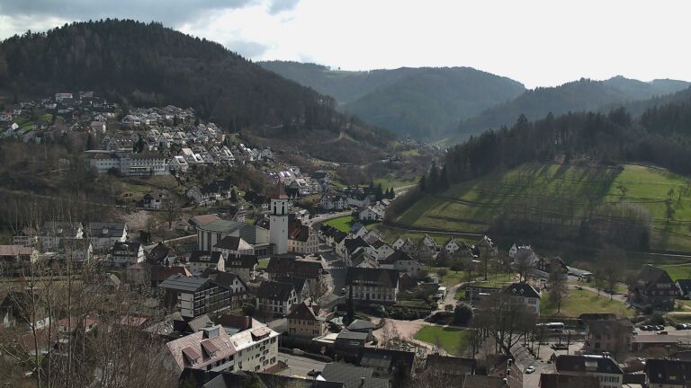 Dieses Bild zeigt eine Webcam-Aufnahme von Ottenhöfen, aufgenommen am Dienstag, den 03.03.2026 um 13:30 Uhr