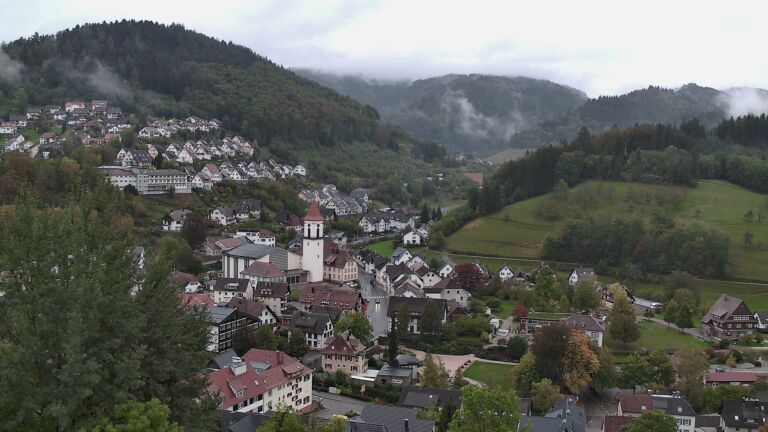Dieses Bild zeigt eine Webcam-Aufnahme von Ottenhöfen, aufgenommen am Samstag, den 17.10.2026 um 17:40 Uhr