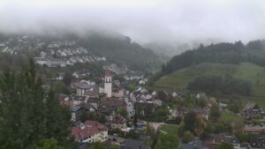 Dieses Bild zeigt eine Webcam-Aufnahme von Ottenhöfen, aufgenommen am Samstag, den 17.10.2026 um 09:30 Uhr
