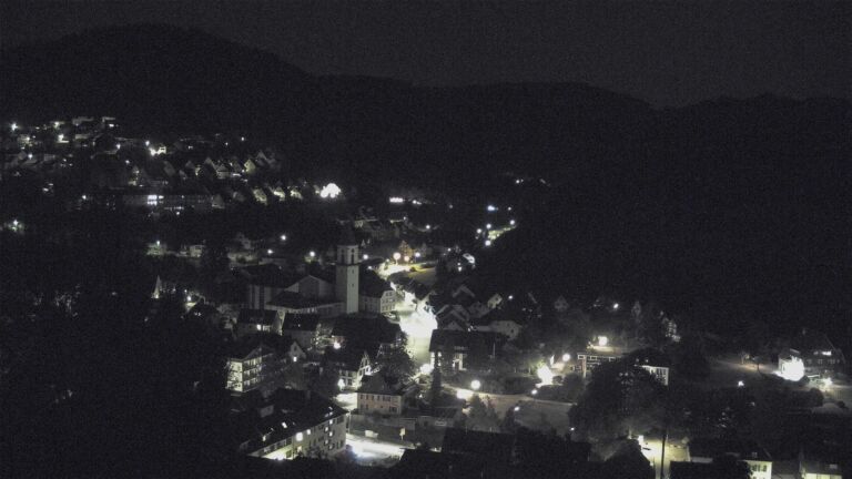 Dieses Bild zeigt eine Webcam-Aufnahme von Ottenhöfen, aufgenommen am Montag, den 03.08.2026 um 23:30 Uhr