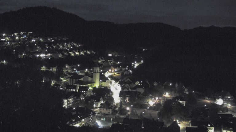 Dieses Bild zeigt eine Webcam-Aufnahme von Ottenhöfen, aufgenommen am Dienstag, den 18.08.2026 um 21:30 Uhr