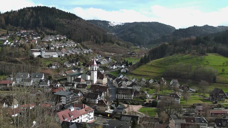 Dieses Bild zeigt eine Webcam-Aufnahme von Ottenhöfen, aufgenommen am Montag, den 30.03.2026 um 16:40 Uhr