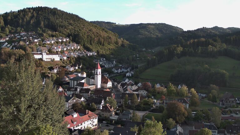 Dieses Bild zeigt eine Webcam-Aufnahme von Ottenhöfen, aufgenommen am Donnerstag, den 15.10.2026 um 17:40 Uhr