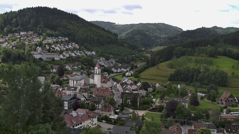 Dieses Bild zeigt eine Webcam-Aufnahme von Ottenhöfen, aufgenommen am Samstag, den 13.06.2026 um 10:00 Uhr