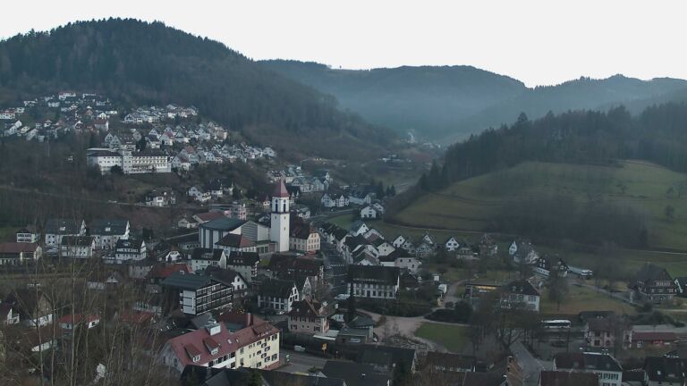 Dieses Bild zeigt eine Webcam-Aufnahme von Ottenhöfen, aufgenommen am Donnerstag, den 05.02.2026 um 17:30 Uhr