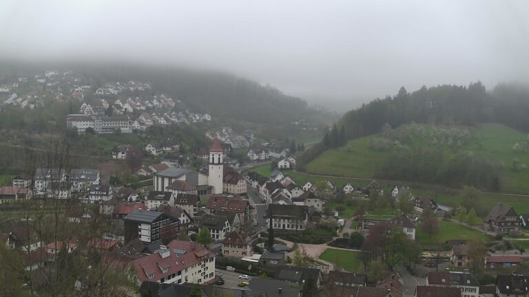 Dieses Bild zeigt eine Webcam-Aufnahme von Ottenhöfen, aufgenommen am Montag, den 13.04.2026 um 16:10 Uhr