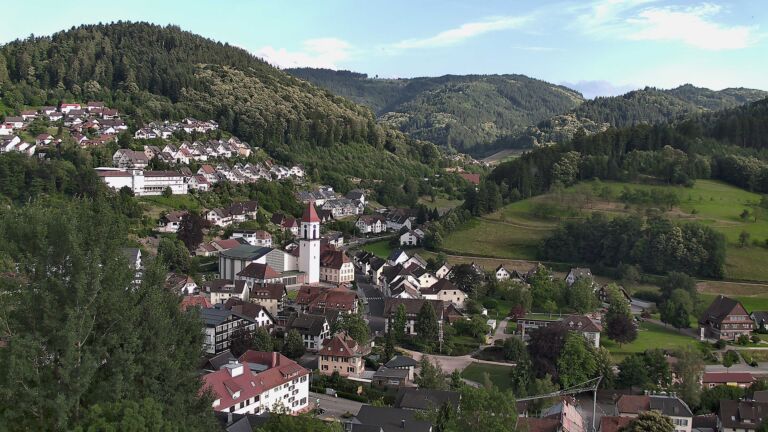 Dieses Bild zeigt eine Webcam-Aufnahme von Ottenhöfen, aufgenommen am Dienstag, den 23.06.2026 um 19:10 Uhr