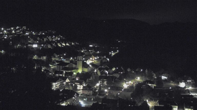 Dieses Bild zeigt eine Webcam-Aufnahme von Ottenhöfen, aufgenommen am Sonntag, den 13.09.2026 um 21:30 Uhr
