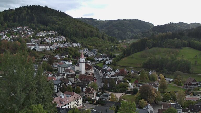 Dieses Bild zeigt eine Webcam-Aufnahme von Ottenhöfen, aufgenommen am Samstag, den 24.10.2026 um 15:40 Uhr