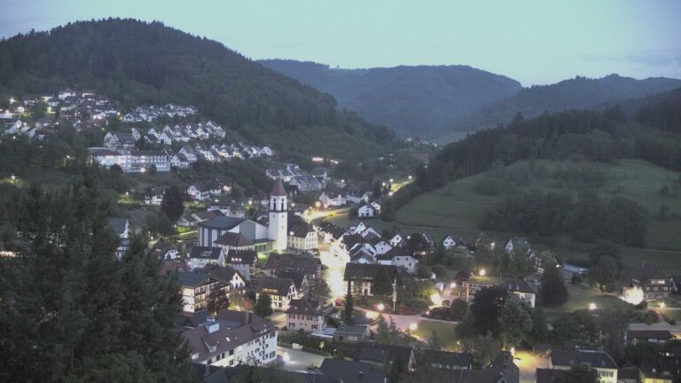 Dieses Bild zeigt eine Webcam-Aufnahme von Ottenhöfen, aufgenommen am Donnerstag, den 07.05.2026 um 21:30 Uhr