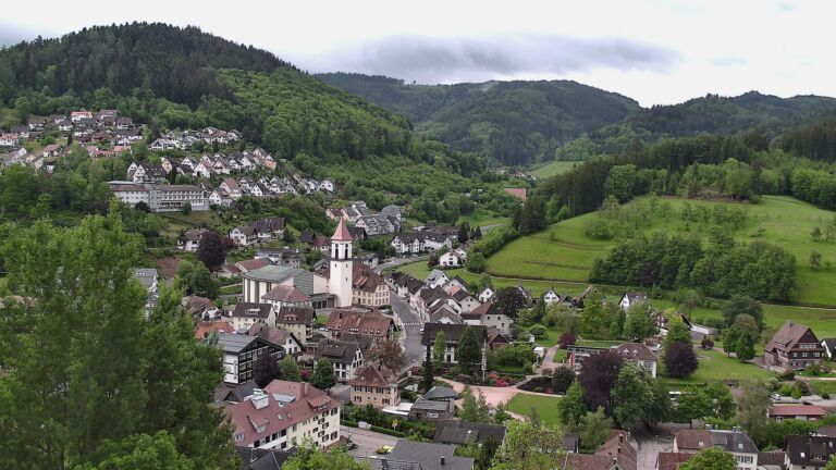 Dieses Bild zeigt eine Webcam-Aufnahme von Ottenhöfen, aufgenommen am Montag, den 11.05.2026 um 07:40 Uhr