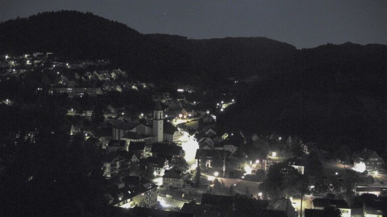 Dieses Bild zeigt eine Webcam-Aufnahme von Ottenhöfen, aufgenommen am Samstag, den 04.07.2026 um 04:00 Uhr