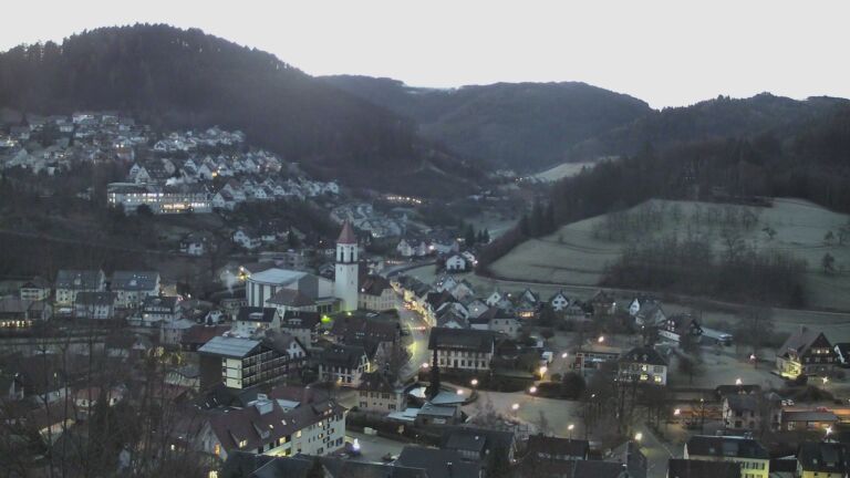 Dieses Bild zeigt eine Webcam-Aufnahme von Ottenhöfen, aufgenommen am Dienstag, den 27.01.2026 um 07:30 Uhr