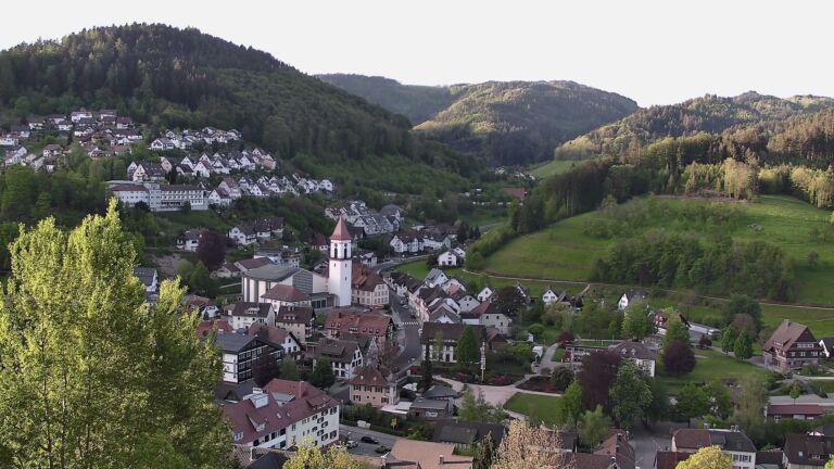 Dieses Bild zeigt eine Webcam-Aufnahme von Ottenhöfen, aufgenommen am Samstag, den 02.05.2026 um 07:10 Uhr