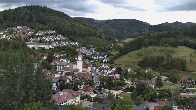 Dieses Bild zeigt eine Webcam-Aufnahme von Ottenhöfen, aufgenommen am Mittwoch, den 09.09.2026 um 18:50 Uhr