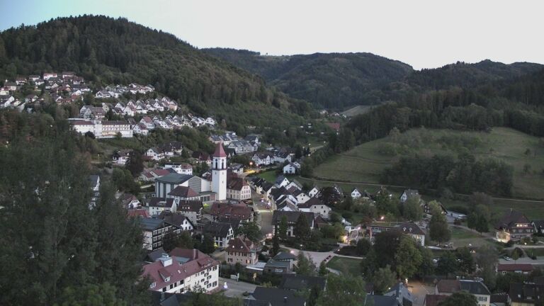 Dieses Bild zeigt eine Webcam-Aufnahme von Ottenhöfen, aufgenommen am Dienstag, den 15.09.2026 um 20:00 Uhr
