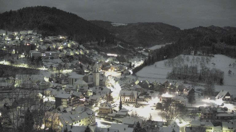 Dieses Bild zeigt eine Webcam-Aufnahme von Ottenhöfen, aufgenommen am Sonntag, den 04.01.2026 um 00:30 Uhr