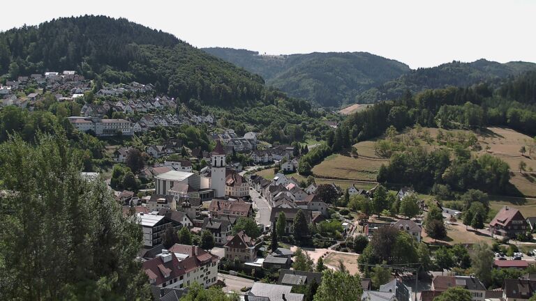 Dieses Bild zeigt eine Webcam-Aufnahme von Ottenhöfen, aufgenommen am Montag, den 10.08.2026 um 11:50 Uhr
