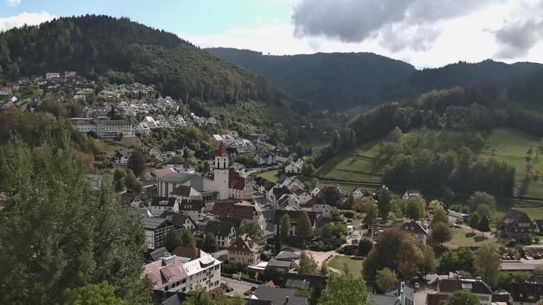 Dieses Bild zeigt eine Webcam-Aufnahme von Ottenhöfen, aufgenommen am Freitag, den 02.10.2026 um 14:10 Uhr