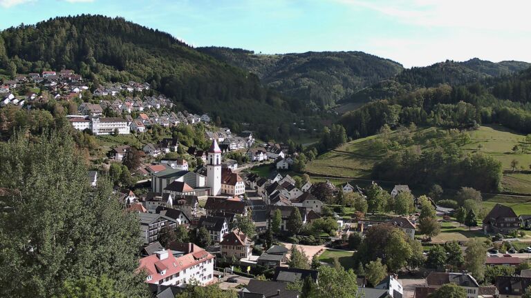 Dieses Bild zeigt eine Webcam-Aufnahme von Ottenhöfen, aufgenommen am Montag, den 14.09.2026 um 16:30 Uhr