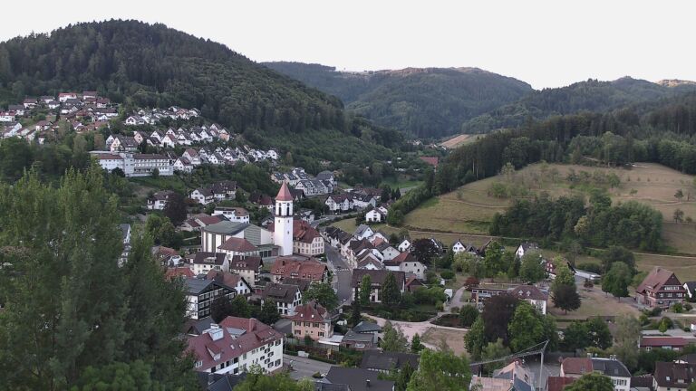 Dieses Bild zeigt eine Webcam-Aufnahme von Ottenhöfen, aufgenommen am Mittwoch, den 29.07.2026 um 06:30 Uhr