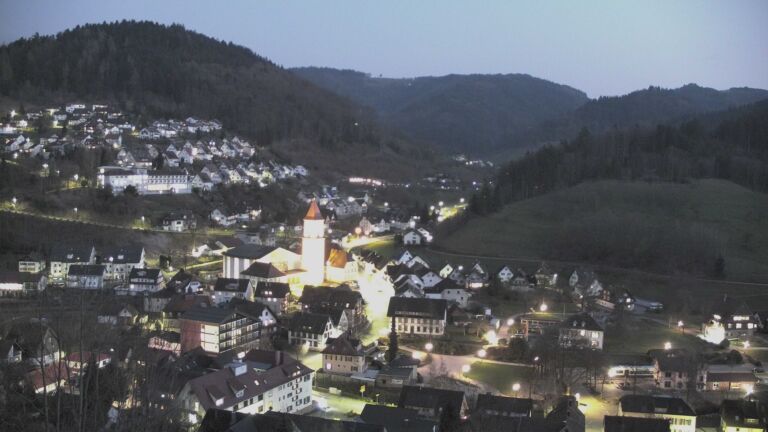 Dieses Bild zeigt eine Webcam-Aufnahme von Ottenhöfen, aufgenommen am Mittwoch, den 18.03.2026 um 19:10 Uhr