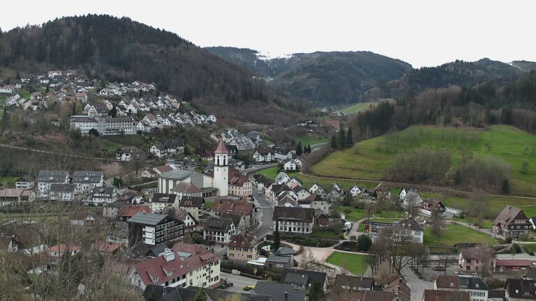 Dieses Bild zeigt eine Webcam-Aufnahme von Ottenhöfen, aufgenommen am Samstag, den 28.03.2026 um 08:20 Uhr