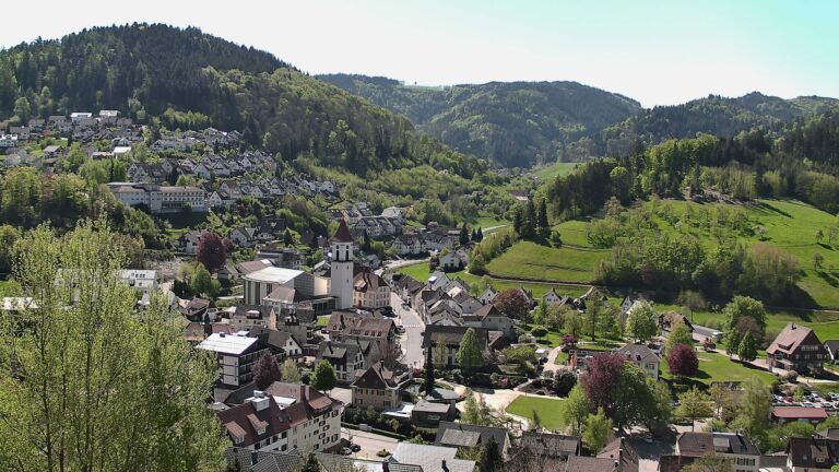 Dieses Bild zeigt eine Webcam-Aufnahme von Ottenhöfen, aufgenommen am Samstag, den 25.04.2026 um 11:40 Uhr