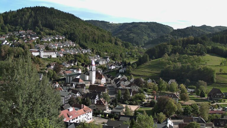 Dieses Bild zeigt eine Webcam-Aufnahme von Ottenhöfen, aufgenommen am Samstag, den 19.09.2026 um 16:50 Uhr