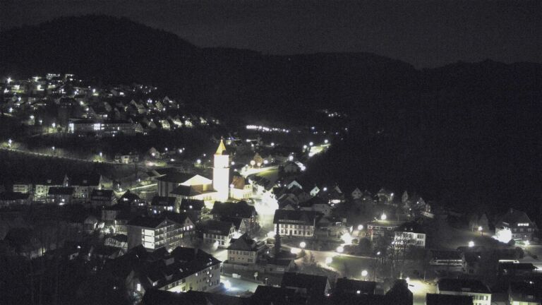 Dieses Bild zeigt eine Webcam-Aufnahme von Ottenhöfen, aufgenommen am Montag, den 06.04.2026 um 21:30 Uhr