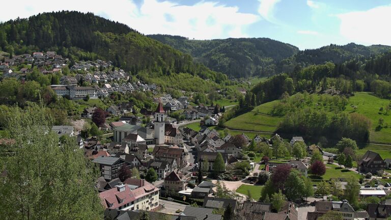 Dieses Bild zeigt eine Webcam-Aufnahme von Ottenhöfen, aufgenommen am Sonntag, den 26.04.2026 um 14:40 Uhr