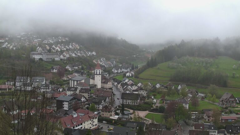 Dieses Bild zeigt eine Webcam-Aufnahme von Ottenhöfen, aufgenommen am Montag, den 13.04.2026 um 07:40 Uhr