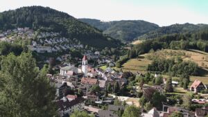 Dieses Bild zeigt eine Webcam-Aufnahme von Ottenhöfen, aufgenommen am Sonntag, den 12.07.2026 um 09:10 Uhr