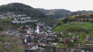 Dieses Bild zeigt eine Webcam-Aufnahme von Ottenhöfen, aufgenommen am Samstag, den 18.04.2026 um 07:30 Uhr