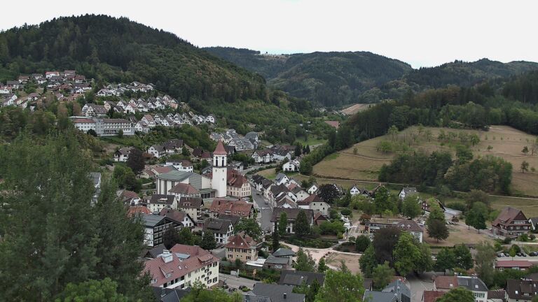 Dieses Bild zeigt eine Webcam-Aufnahme von Ottenhöfen, aufgenommen am Freitag, den 21.08.2026 um 11:00 Uhr