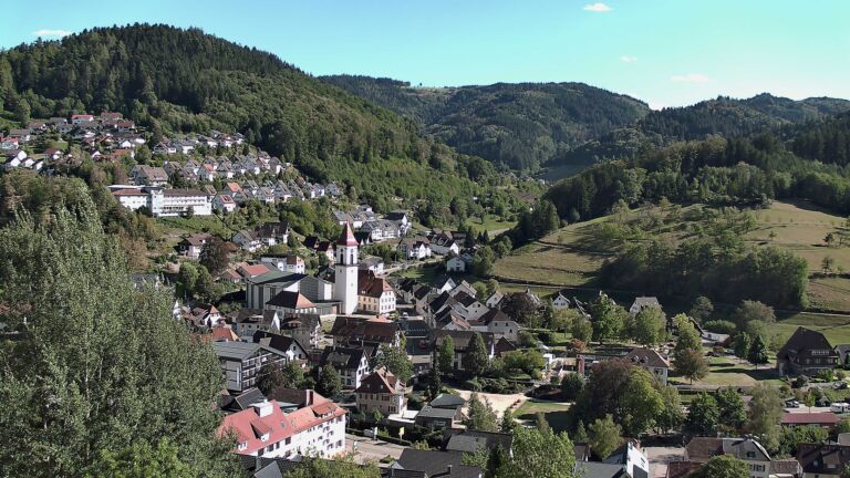 Dieses Bild zeigt eine Webcam-Aufnahme von Ottenhöfen, aufgenommen am Freitag, den 04.09.2026 um 16:40 Uhr