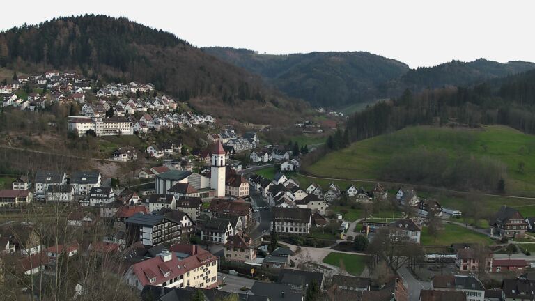 Dieses Bild zeigt eine Webcam-Aufnahme von Ottenhöfen, aufgenommen am Montag, den 23.03.2026 um 18:20 Uhr