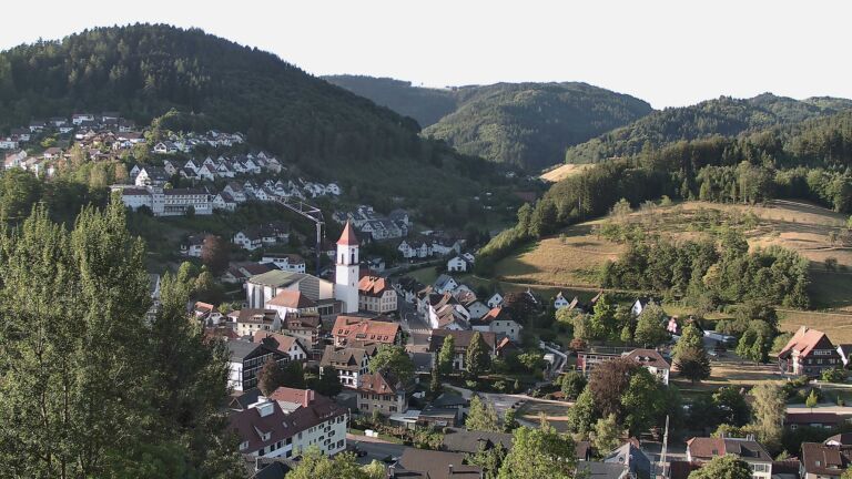 Dieses Bild zeigt eine Webcam-Aufnahme von Ottenhöfen, aufgenommen am Donnerstag, den 06.08.2026 um 07:30 Uhr