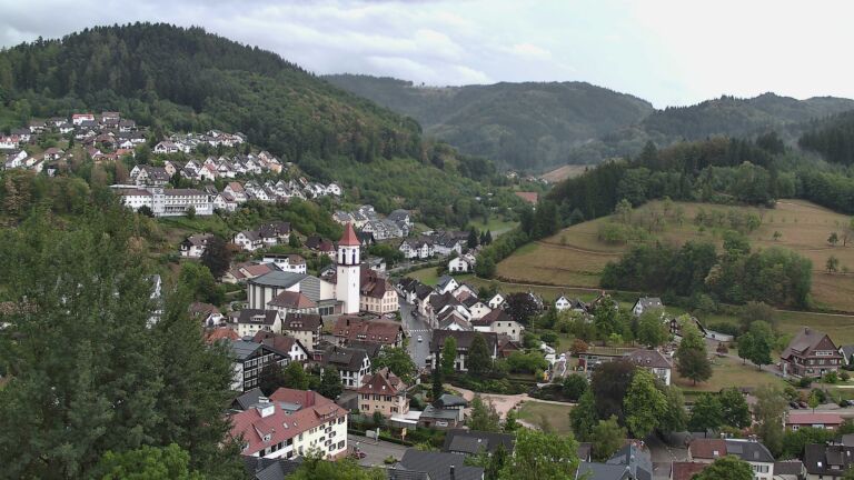 Dieses Bild zeigt eine Webcam-Aufnahme von Ottenhöfen, aufgenommen am Freitag, den 28.08.2026 um 10:30 Uhr