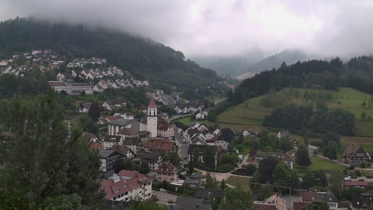 Dieses Bild zeigt eine Webcam-Aufnahme von Ottenhöfen, aufgenommen am Mittwoch, den 01.07.2026 um 08:10 Uhr