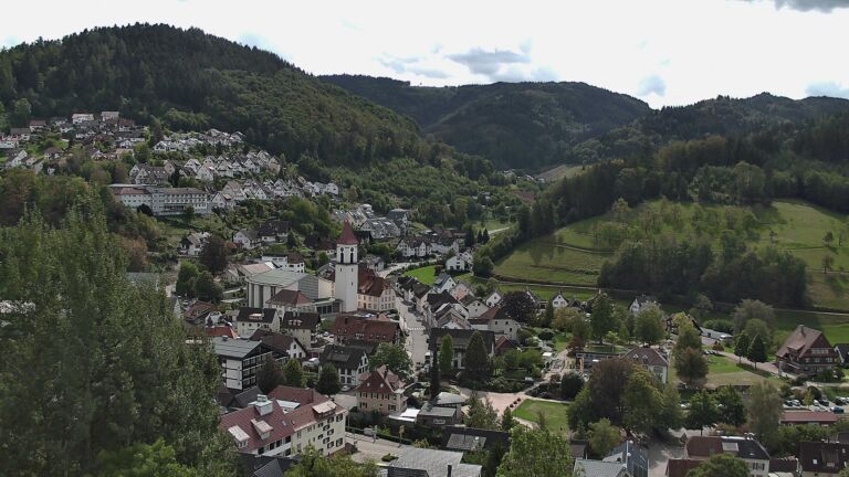 Dieses Bild zeigt eine Webcam-Aufnahme von Ottenhöfen, aufgenommen am Donnerstag, den 17.09.2026 um 12:50 Uhr