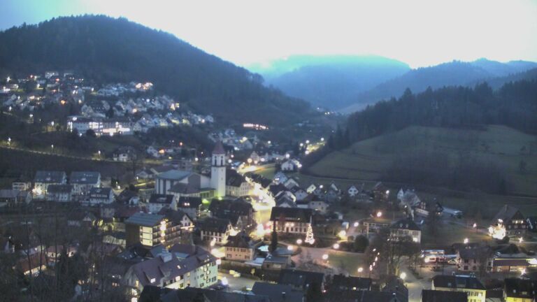 Dieses Bild zeigt eine Webcam-Aufnahme von Ottenhöfen, aufgenommen am Dienstag, den 23.12.2025 um 07:40 Uhr