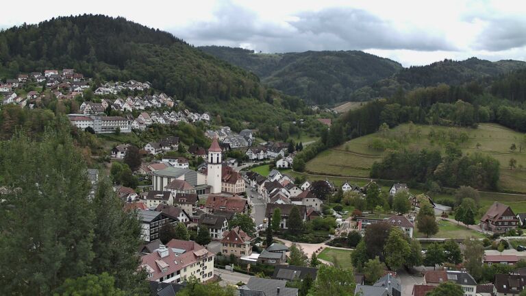 Dieses Bild zeigt eine Webcam-Aufnahme von Ottenhöfen, aufgenommen am Mittwoch, den 09.09.2026 um 13:10 Uhr