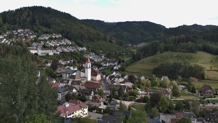 Dieses Bild zeigt eine Webcam-Aufnahme von Ottenhöfen, aufgenommen am Donnerstag, den 10.09.2026 um 17:50 Uhr